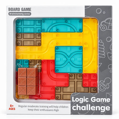 علبة لعبة Logic Game Challenge من سلسلة Brainstorming، لسن 8+، فيها لوحة الطريق ومكعبات الصناديق ورا شباك